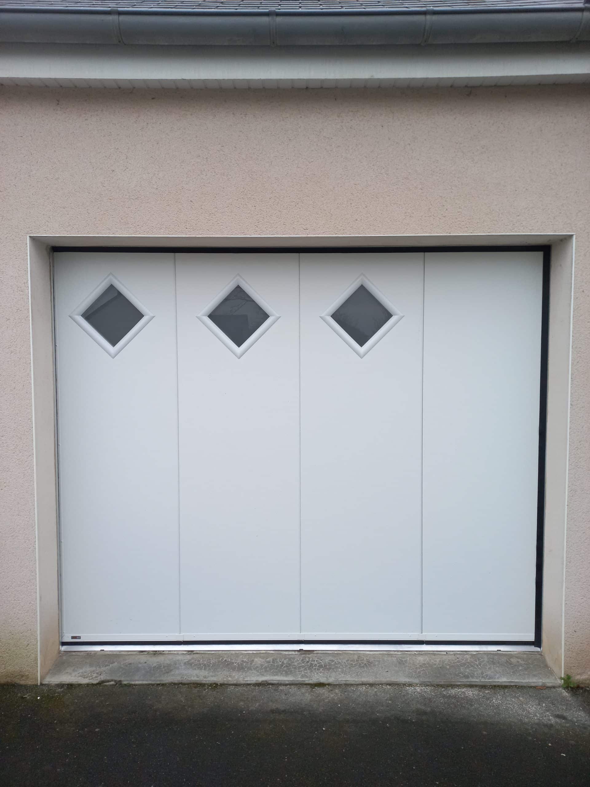 Porte de garage latérale