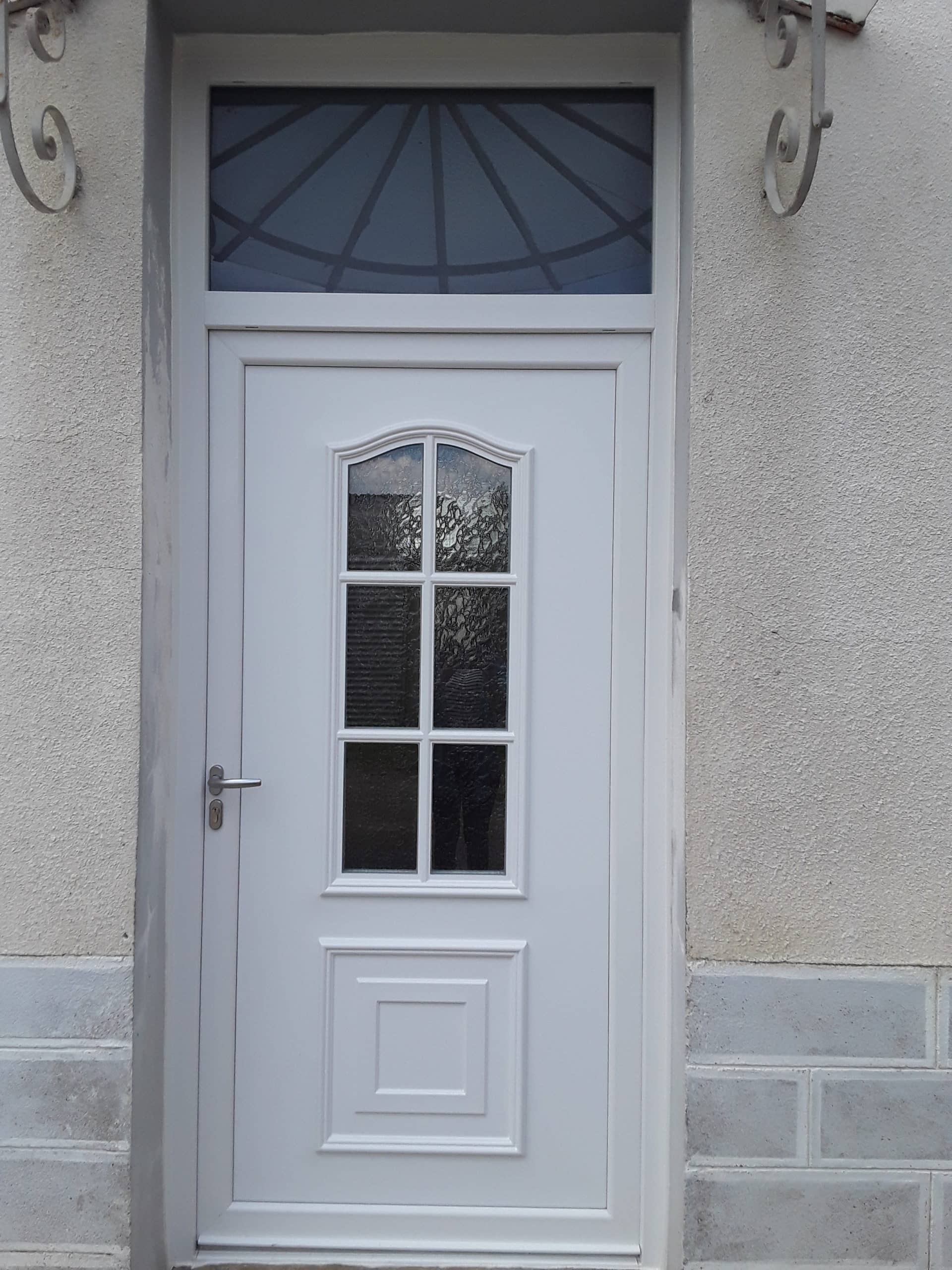 Porte d'entrée pvc avec imposte