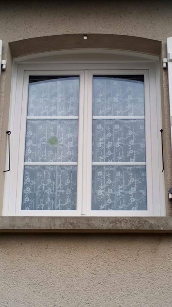 Fenêtre pvc arc surbaissé