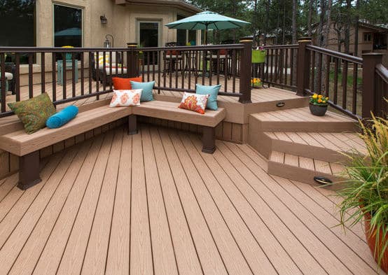 Installation de terrasse en bois composite au Lion d'Angers